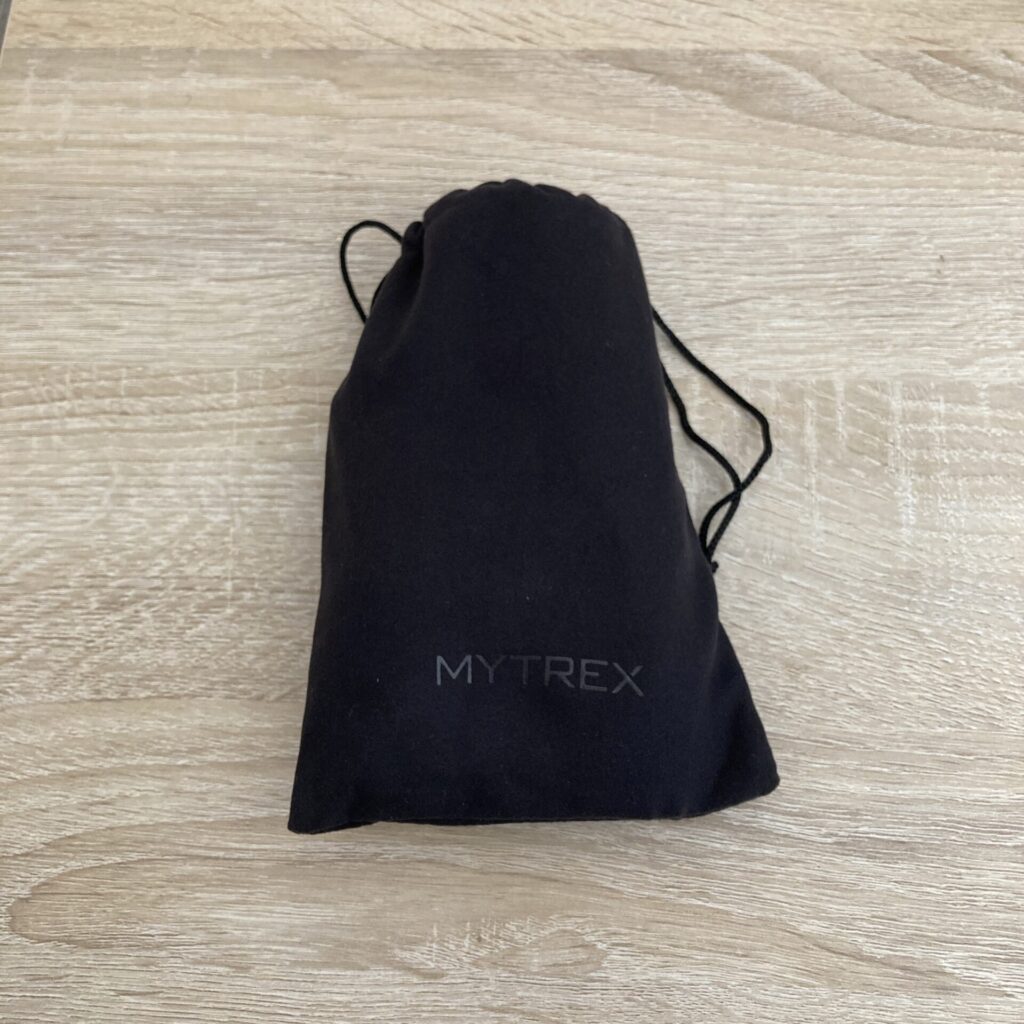 本体を袋に収納